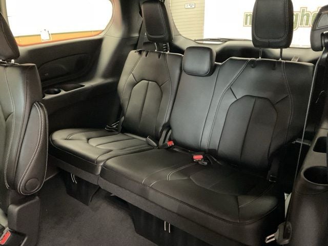 2027 Chrysler Pacifica PACIFICA SELECT AWD