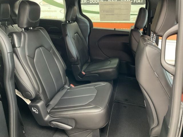 2027 Chrysler Pacifica PACIFICA SELECT AWD