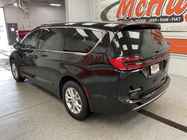 2027 Chrysler Pacifica PACIFICA SELECT AWD