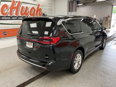 2027 Chrysler Pacifica PACIFICA SELECT AWD