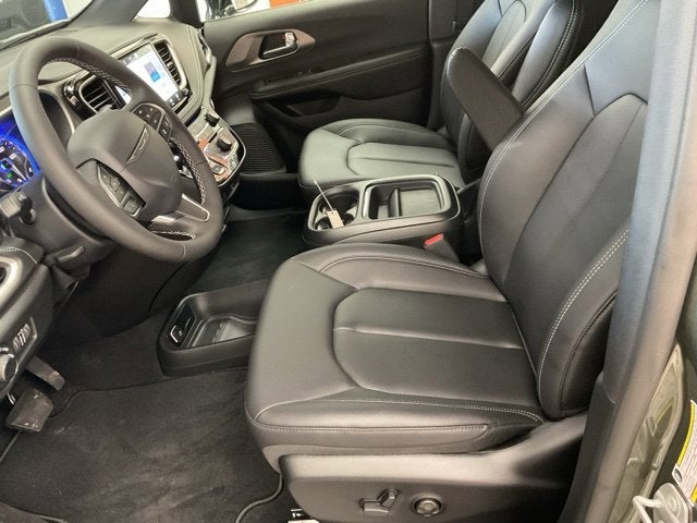 2027 Chrysler Pacifica PACIFICA SELECT AWD