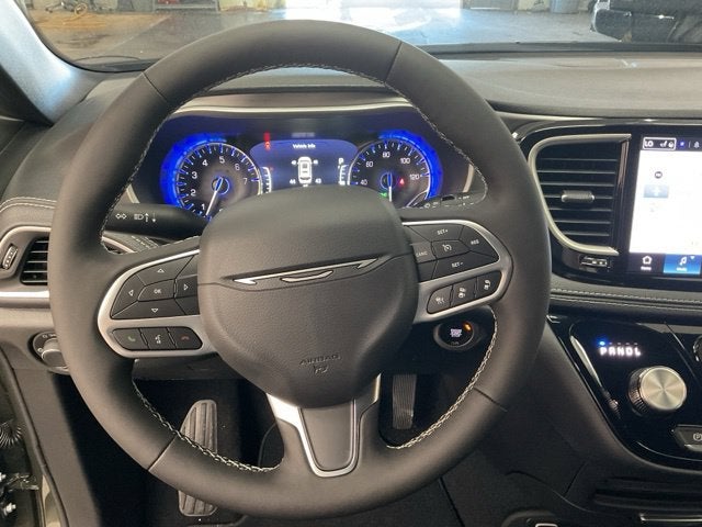 2027 Chrysler Pacifica PACIFICA SELECT AWD