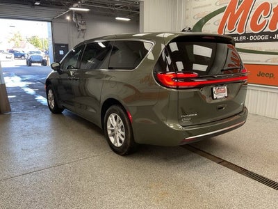 2027 Chrysler Pacifica PACIFICA SELECT AWD