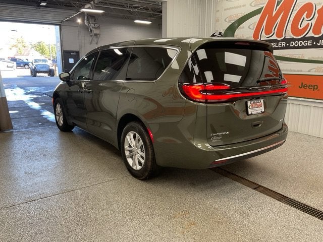 2027 Chrysler Pacifica PACIFICA SELECT AWD