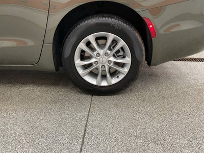 2027 Chrysler Pacifica PACIFICA SELECT AWD