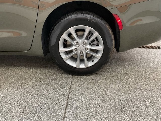 2027 Chrysler Pacifica PACIFICA SELECT AWD