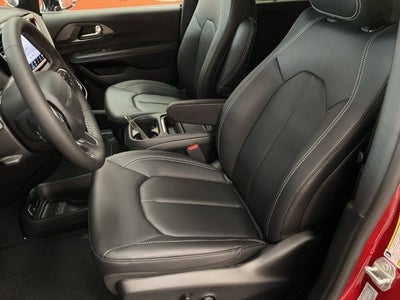 2027 Chrysler Pacifica PACIFICA SELECT AWD
