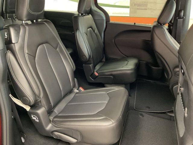 2027 Chrysler Pacifica PACIFICA SELECT AWD
