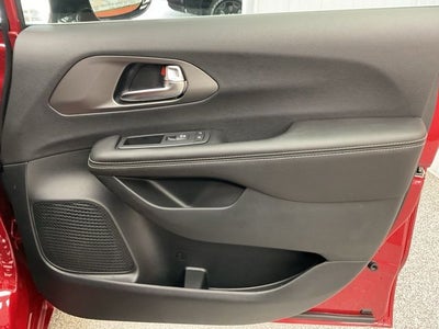2027 Chrysler Pacifica PACIFICA SELECT AWD