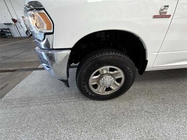 2023 RAM 3500 Tradesman Crew Cab 4x4 6'4' Box