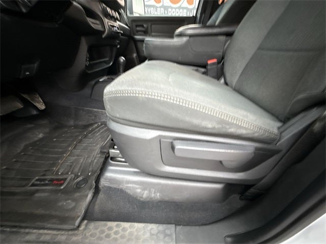 2023 RAM 3500 Tradesman Crew Cab 4x4 6'4' Box