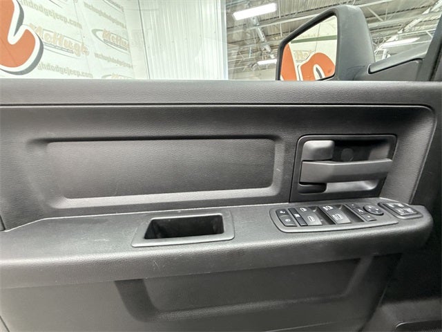 2023 RAM 3500 Tradesman Crew Cab 4x4 6'4' Box