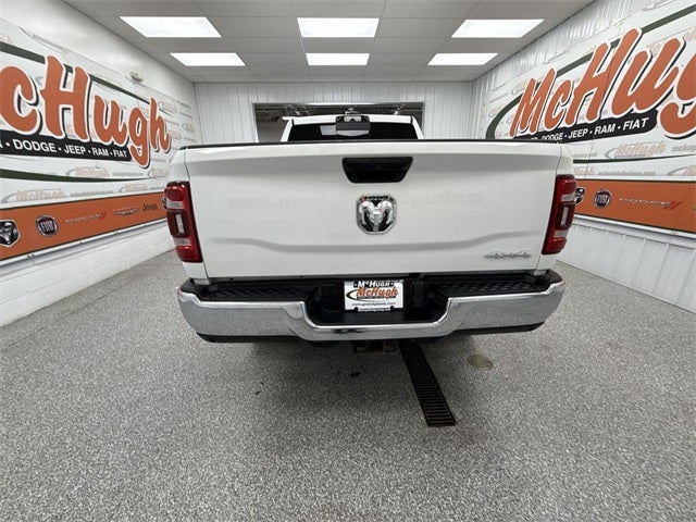 2023 RAM 3500 Tradesman Crew Cab 4x4 6'4' Box