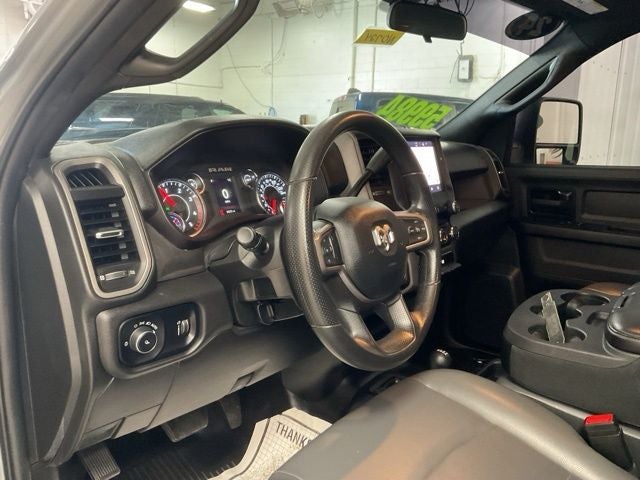 2024 RAM 3500 Tradesman Crew Cab 4x4 6'4' Box