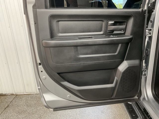 2024 RAM 3500 Tradesman Crew Cab 4x4 6'4' Box