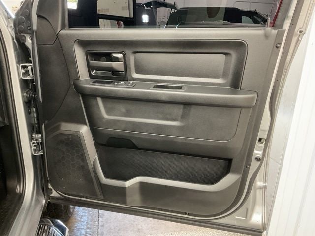 2024 RAM 3500 Tradesman Crew Cab 4x4 6'4' Box