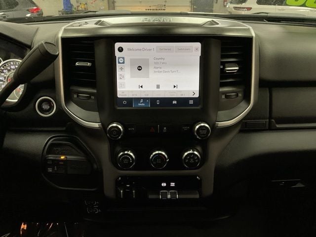 2024 RAM 3500 Big Horn Crew Cab 4x4 8' Box