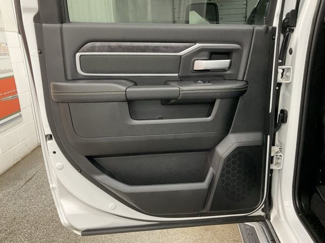 2024 RAM 3500 Big Horn Crew Cab 4x4 8' Box