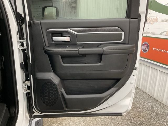 2024 RAM 3500 Big Horn Crew Cab 4x4 8' Box