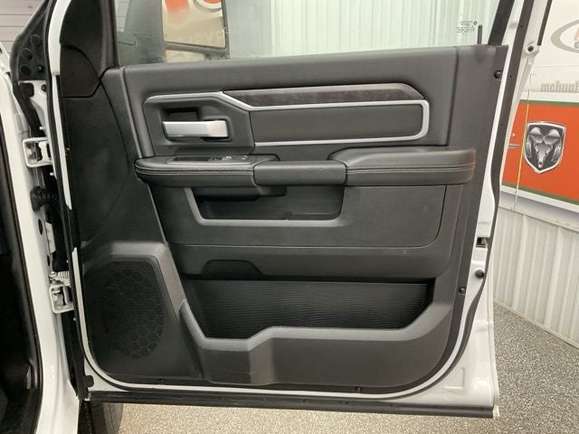 2024 RAM 3500 Big Horn Crew Cab 4x4 8' Box