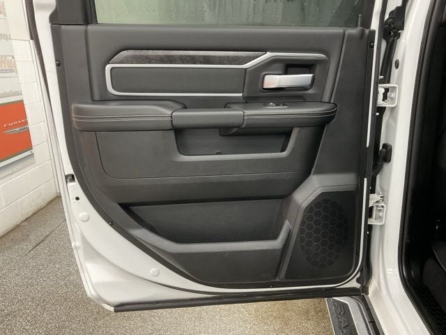 2024 RAM 3500 Big Horn Crew Cab 4x4 8' Box