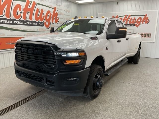 2025 RAM 3500 Tradesman Crew Cab 4x4 8' Box