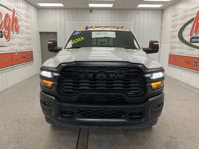 2025 RAM 3500 Tradesman Crew Cab 4x4 8' Box