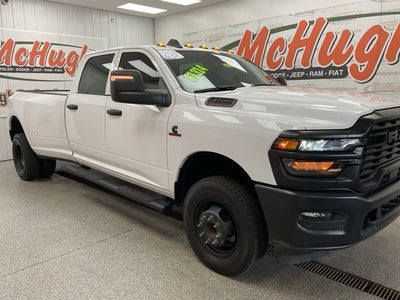 2025 RAM 3500 Tradesman Crew Cab 4x4 8' Box