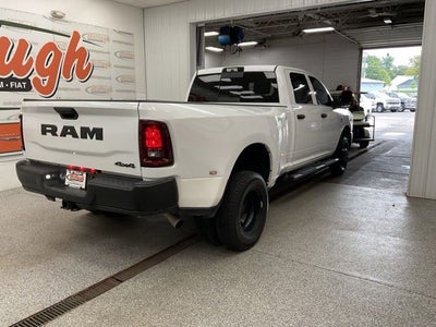 2025 RAM 3500 Tradesman Crew Cab 4x4 8' Box