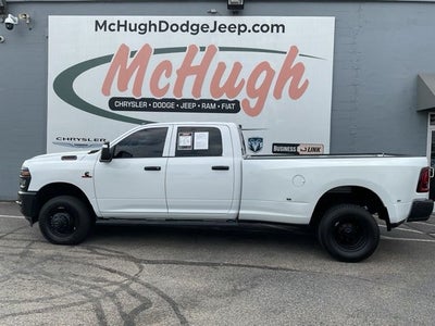 2025 RAM 3500 Tradesman Crew Cab 4x4 8' Box