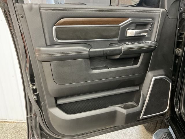 2022 RAM 3500 Laramie Crew Cab 4x4 8' Box