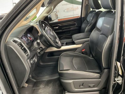 2022 RAM 3500 Laramie Crew Cab 4x4 8' Box