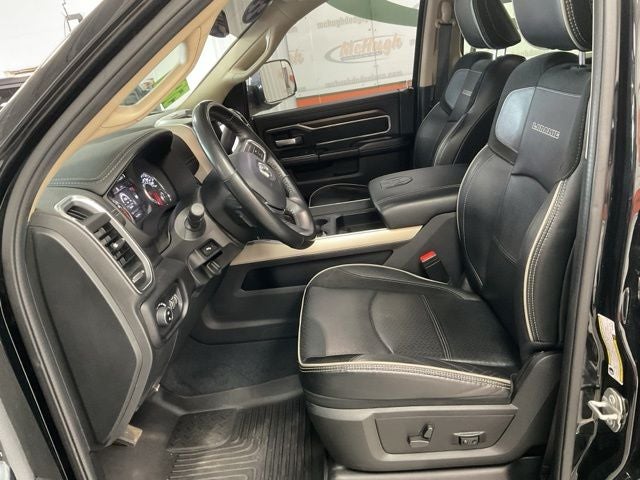 2022 RAM 3500 Laramie Crew Cab 4x4 8' Box