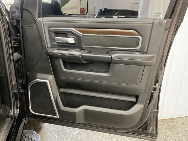 2022 RAM 3500 Laramie Crew Cab 4x4 8' Box