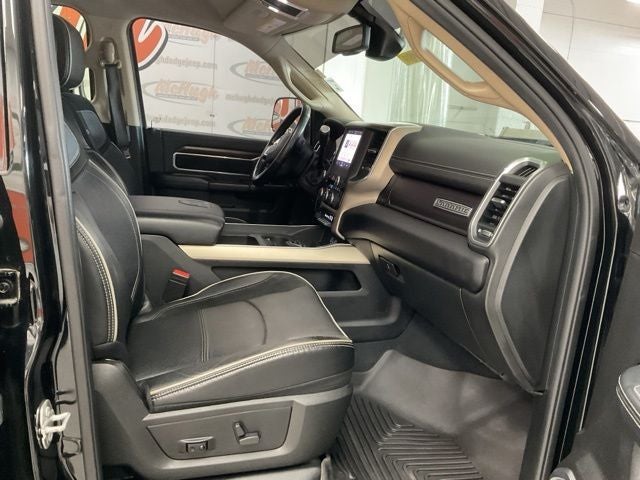 2022 RAM 3500 Laramie Crew Cab 4x4 8' Box