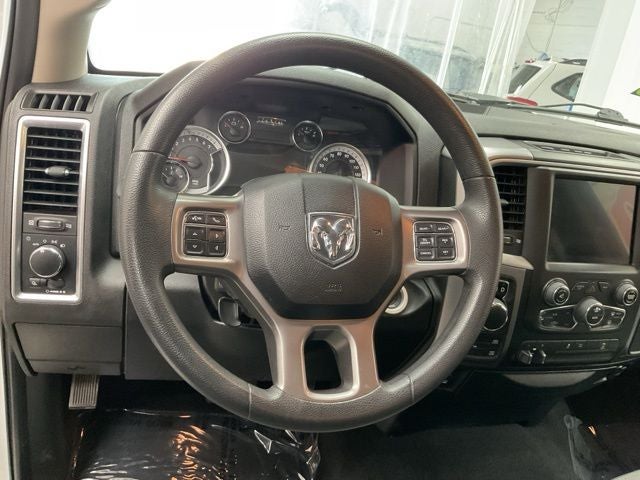 2022 RAM 1500 Classic SLT Crew Cab 4x4 5'7' Box