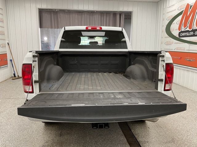 2022 RAM 1500 Classic SLT Crew Cab 4x4 5'7' Box