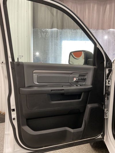 2022 RAM 1500 Classic SLT Crew Cab 4x4 5'7' Box