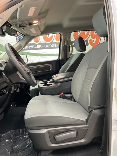 2022 RAM 1500 Classic SLT Crew Cab 4x4 5'7' Box