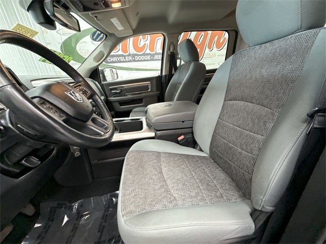 2017 RAM 1500 Big Horn Crew Cab 4x4 5'7' Box