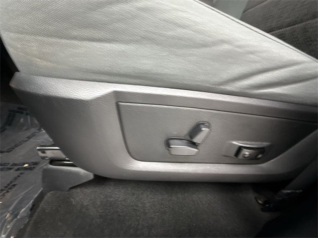 2017 RAM 1500 Big Horn Crew Cab 4x4 5'7' Box