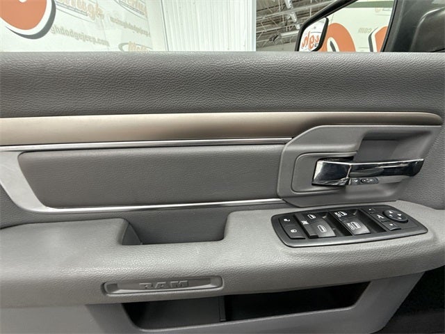 2017 RAM 1500 Big Horn Crew Cab 4x4 5'7' Box