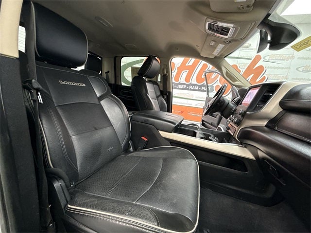 2022 RAM 2500 Laramie Crew Cab 4x4 6'4' Box