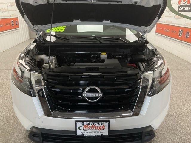 2024 Nissan Pathfinder SV 4WD