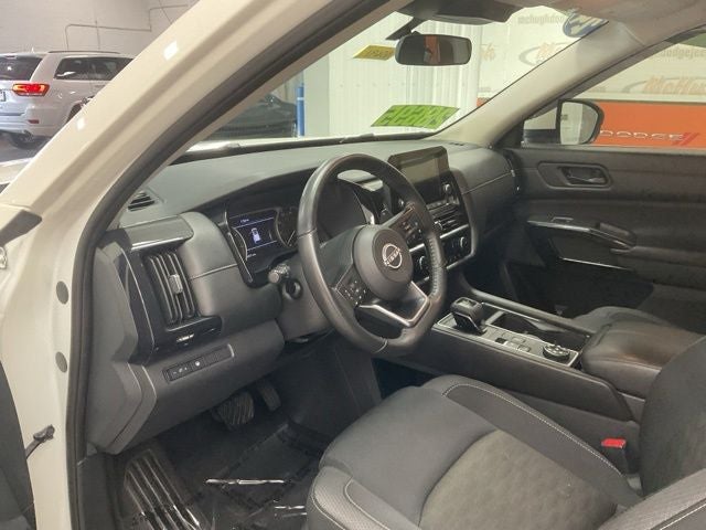2024 Nissan Pathfinder SV 4WD