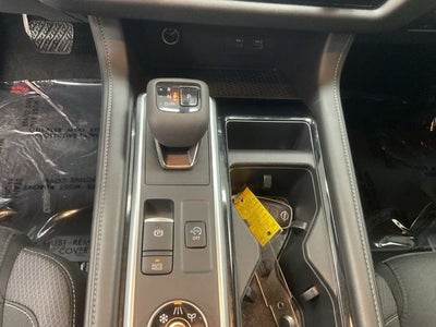2024 Nissan Pathfinder SV 4WD