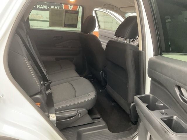 2024 Nissan Pathfinder SV 4WD