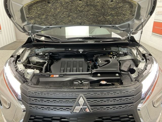 2025 Mitsubishi Eclipse Cross Base