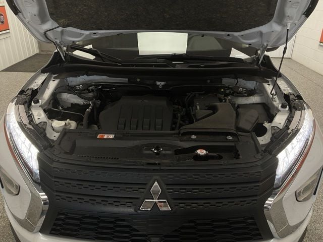 2023 Mitsubishi Eclipse Cross Base