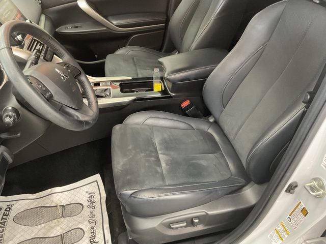 2023 Mitsubishi Eclipse Cross Base